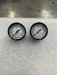 Lot Of Two Marshalltown Air Pressure Gauges 0-30 Psi/kpa 1.5 Dial X 1/4 Npt. Fixed Price $15.00.