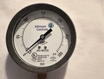Johnson Controls Air/water Pressure Gauge W-101 300 Psi 3.5 In 1/4 Bottom Mo. Fixed Price $30.00.