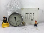 P562683 - Donaldson 300 Psi Pressure Gauge **new Old Stock!!**. Fixed Price $34.50.