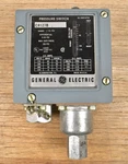 General Electric Pressure Switch CR127B Bellows Actuated Box Instructions. Fixed Price $119.00.