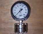 New Ametek 155025X Oil Filled Pressure Gauge 100PSI Fig No. 1981 4-1/2"1/4" Anpt. Fixed Price $99.99.