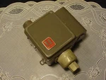 Honeywell Pressuretrol L404L 1014 Switch New Shelf Spare!. Fixed Price $99.95.