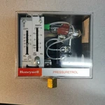 Honeywell L404B 1304 Pressuretrol. Fixed Price $175.00.