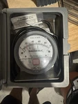Dwyer Magnehelic Air Pressure Meter Gauge 0-1 In H2O Range Case. Fixed Price $60.00.