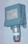 New Old Stock: Uec United Electric H100-95310 Mod 191 Pressure Switch 10-100PSI. Fixed Price $80.00.
