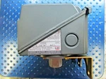 New Ue United Electric Pressure Controller J302F2 8115-551. Fixed Price $24.99.