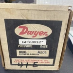 Dwyer Series 4000 Capsuhelic Differential Pressure Gage 4204 Nos. Fixed Price $30.00.